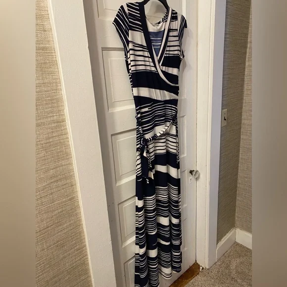 Olivia Matthews White/Navy Maxi Dress - Picture 2 of 7